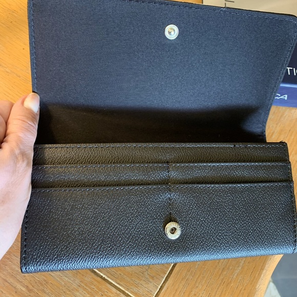 NAUTICA…Two Piece Set … Wallet and RFID Card case.. MSRP: $49.00 - Picture 3 of 11